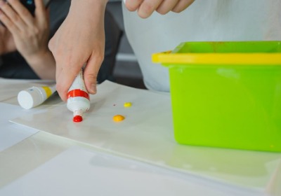 从潘通色卡到成品：供应链色彩管理正在经历什么变革