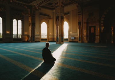 今年高端礼盒新趋势：哑光材质与烫金工艺成主流