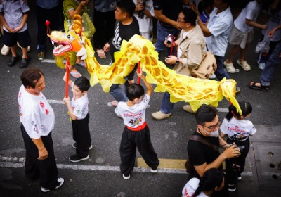 从设计到发货仅需7天，你的龙年专属礼盒已就位