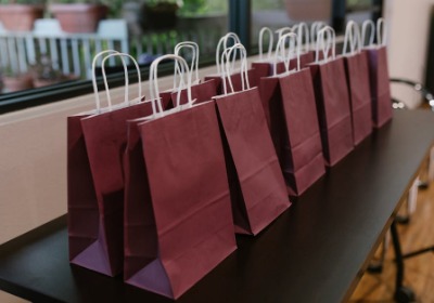 展会礼品袋成本高出50%？问题可能出在材质选择上