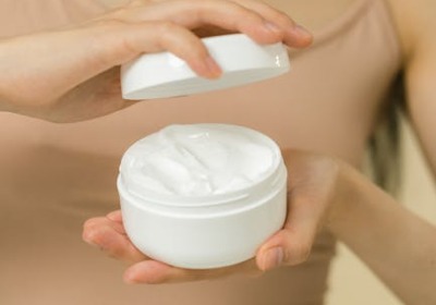 化妆品包装相容性测试：原料特性与包材选择的科学关联