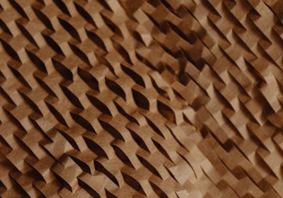 瓦楞纸板结构力学在快闪店模块化搭建中的应用分析