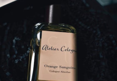 别再让廉价包装毁掉你的高端香水。