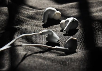 耳机包装盒成本降了40%，我们改了这处结构