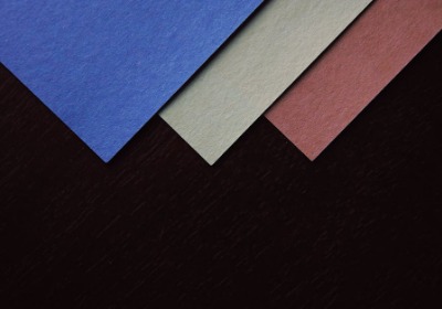 特种纸触感与视觉表现力在礼品包装中的应用图谱