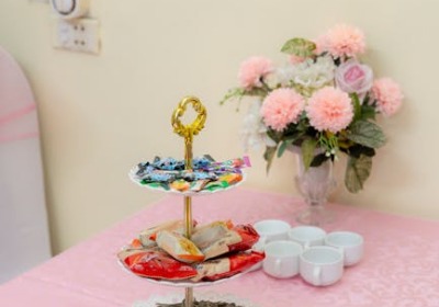 美妆展台新趋势：让香水自己讲故事的设计