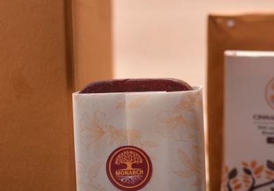 别家礼盒拆完就扔？我们设计的入职包装，让员工当成了收纳盒