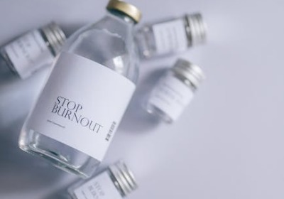 纪念酒包装：从1瓶到100瓶，设计如何不将就