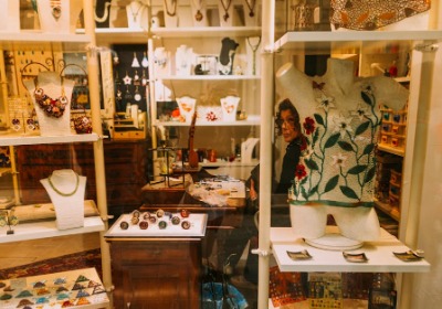 上海香水展同款陈列架，我们为独立品牌也做了 | 2026年香水包装陈列趋势深度解读