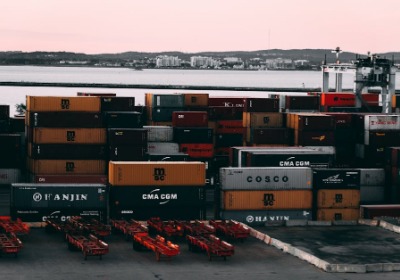 出口海运包装箱：GBT 6543标准下的材质与结构力学解析