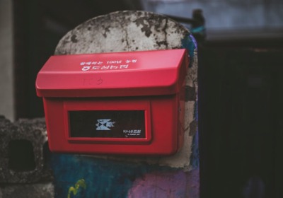 印刷邮件盒：克重、楞型与表面处理工艺技术参数详解