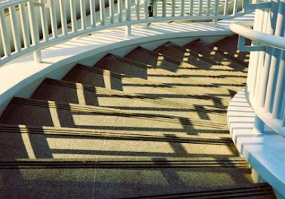 异形盒结构设计，如何平衡视觉冲击与生产良率？