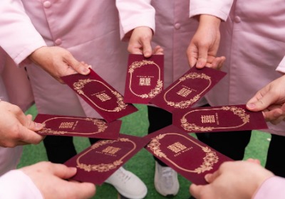 为什么大厂都在悄悄升级入职礼包？