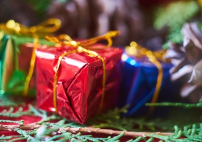 为什么大牌礼盒颜色总是一致？供应链的色彩管理真相