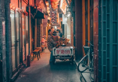 香水展柜灯光色温如何影响消费者对香调的感知？