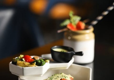 从外卖盒到伴手礼，我们为餐厅设计了全套“新皮肤”