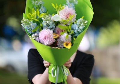 从单束到百束：柔性产线如何重塑花艺包装交付周期