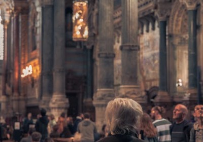 奥利奥包装盒的货架视觉竞争机制与快消品营销功能分析