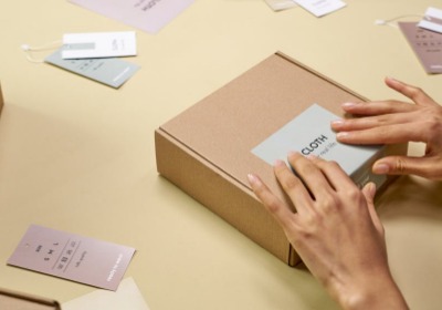 从屏幕到货架：包装贴图精度如何决定小批量订单的成交效率