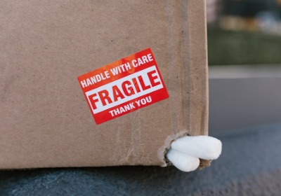 包装上的一个错字，让这批狗粮在海关滞留了15天