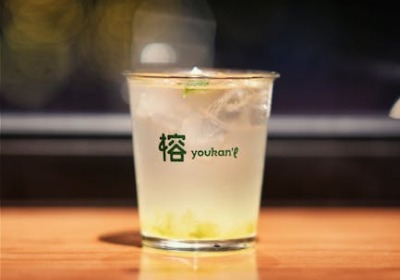 广州茶饮店：一个纸袋如何让顾客主动为你发朋友圈？