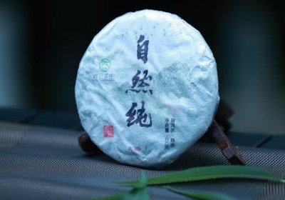 普洱茶饼定制乱象：为什么你的高价木盒在北方市场会开裂？拆解含水率控制标准。