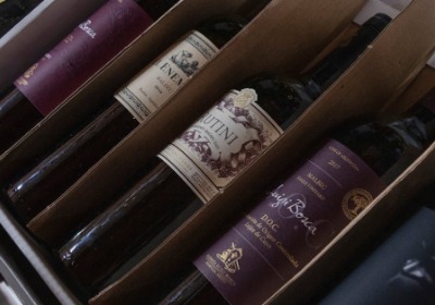 红酒礼盒定制报价拆解：从特种纸到烫金工艺的性价比最优解