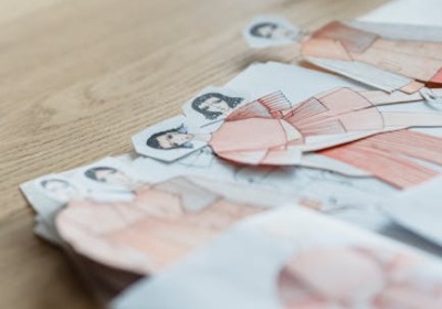 别再送茶叶了，今年流行送这本能“摸”到质感的纸样册