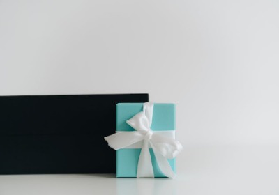 大牌礼盒成本高出50%？拆解其溢价背后的材质与工艺