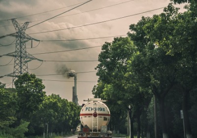 个性化包装中UV油墨附着力与承印材料适配性研究