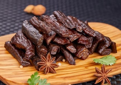 熟食包装材料的阻隔性能与保鲜期关联度分析
