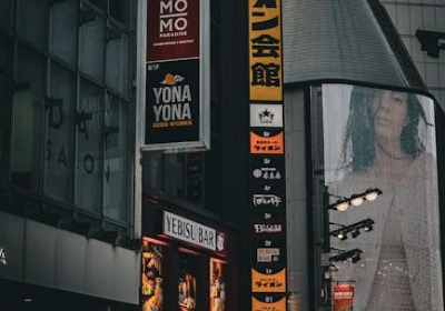 包装营销峰会策划中的品牌触点设计与成本控制模型