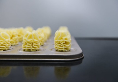 手工裱糊工艺对化妆品盒结构强度与平整度的影响分析