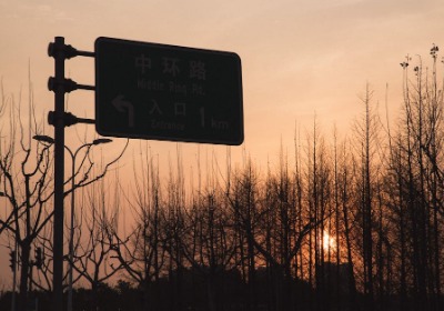 源头工厂直供：你的1件样品订单，也在全自动产线上完成