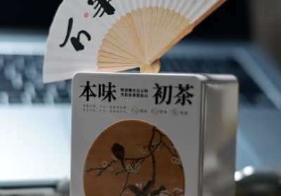 包装盒铁盒：2026年高端包装的材质回归与商业价值重塑