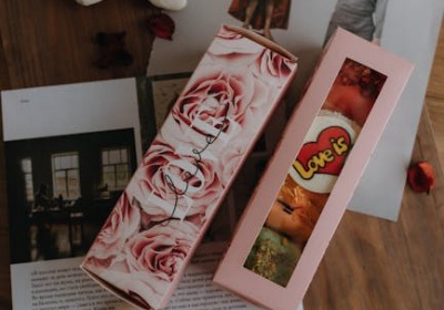 从工厂到买家：一款创意袜盒如何提升复购率与店铺评分