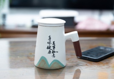 陶瓷杯运输破损的终结者：蜂窝纸内衬的出货实测与跨境电商合规指南